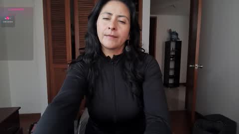 Stafania 3 online show from 11/26/25, 02:51