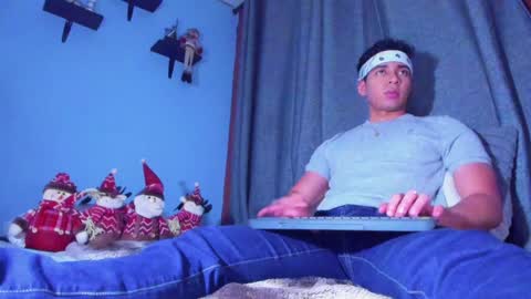 Snapshot of stefann_salvatore chatting on 01/03/25, 04:55 Stefann Salvatore online show from 01/03/25, 04:55