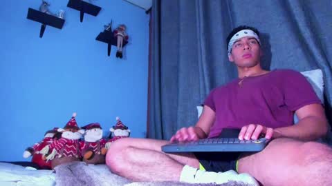 Snapshot of stefann_salvatore chatting on 01/05/25, 04:14 Stefann Salvatore online show from 01/05/25, 04:14