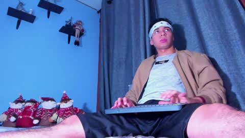 Snapshot of stefann_salvatore chatting on 01/06/25, 11:31 Stefann Salvatore online show from 01/06/25, 11:31