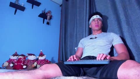 Snapshot of stefann_salvatore chatting on 01/07/25, 05:43 Stefann Salvatore online show from 01/07/25, 05:43