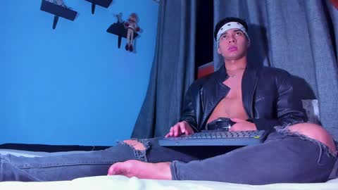 Snapshot of stefann_salvatore chatting on 01/20/25, 07:58 Stefann Salvatore online show from 01/20/25, 07:58