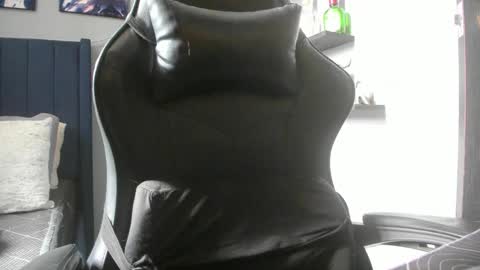 Snapshot of stefann_salvatore chatting on 11/29/25, 05:38 Stefann Salvatore online show from 11/29/25, 05:38