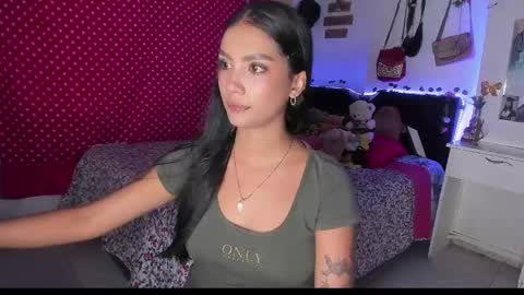 Im MiaIts my first day here  online show from 12/28/24, 03:15