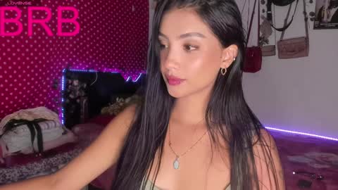 Im MiaIts my first day here  online show from 01/12/25, 05:34