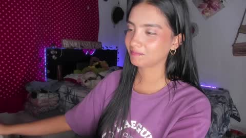 Im MiaIts my first day here  online show from 01/17/25, 01:15