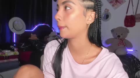 Im MiaIts my first day here  online show from 02/09/25, 12:28