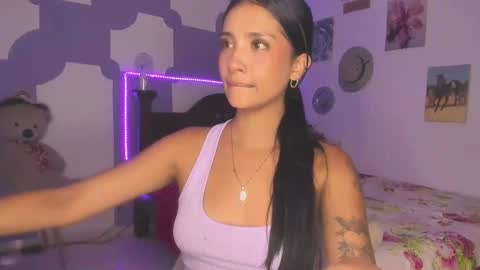 Im MiaIts my first day here  online show from 03/12/25, 05:46