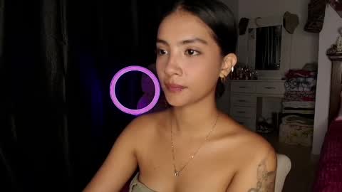 Im MiaIts my first day here  online show from 09/11/25, 12:44