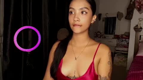 Im MiaIts my first day here  online show from 09/12/25, 12:33