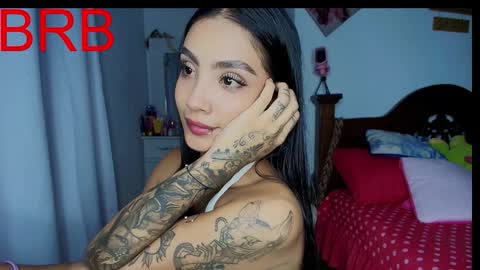 Im MiaIts my first day here  online show from 12/23/25, 12:19