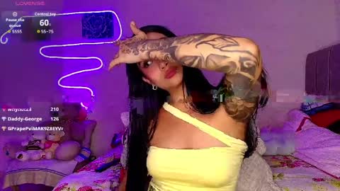 Im MiaIts my first day here  online show from 04/13/26, 09:31