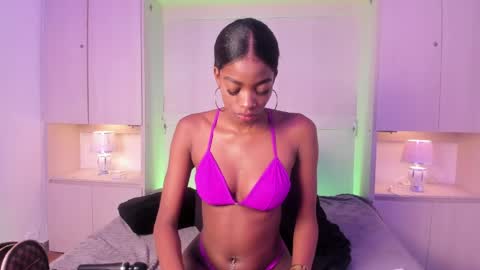 stefannyevans_ online show from 06/06/26, 12:43
