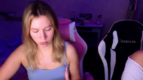 stefany_and_bettany online show from 12/03/25, 01:53