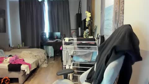 stefany_and_bettany online show from 06/24/26, 12:26