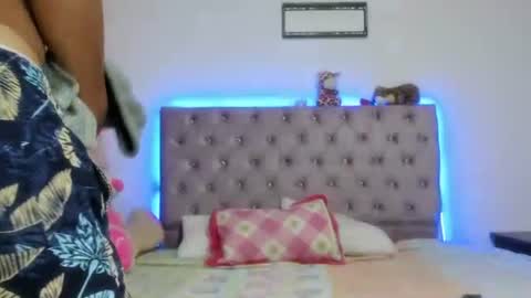 stefany_andruw online show from 10/14/25, 02:07