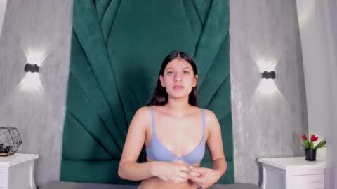 Stefany online show from 12/22/25, 11:29