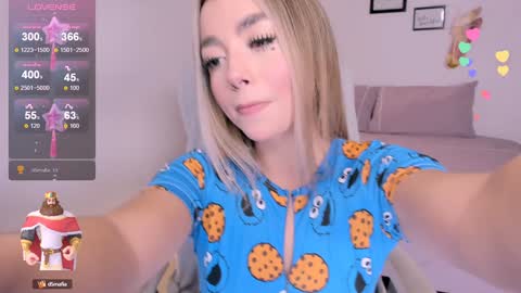 Snapshot of stefanycifuentes chatting on 01/04/25, 05:16 Stefa online show from 01/04/25, 05:16