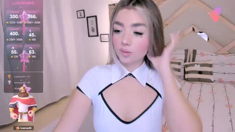 Snapshot of stefanycifuentes chatting on 02/04/25, 12:22 Stefa online show from 02/04/25, 12:22