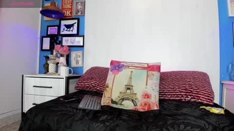 Snapshot of steffanxxll chatting on 01/18/25, 07:49 ---steffan--- online show from 01/18/25, 07:49