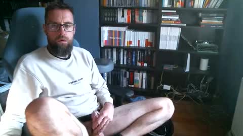 MeStef online show from 09/28/25, 08:20