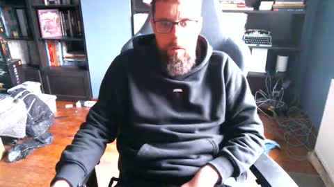 MeStef online show from 10/25/25, 02:13