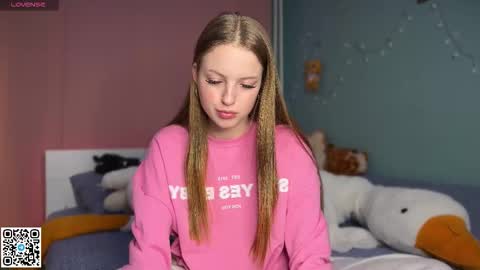 STEFI  Streams every day from 10 PM GTM1  online show from 01/11/26, 08:03