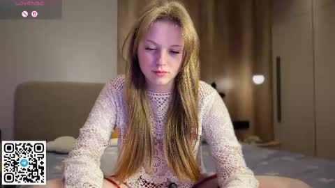 STEFI  Streams every day from 10 PM GTM1  online show from 05/19/26, 10:16