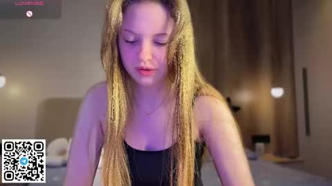 STEFI  Streams every day from 10 PM GTM1  online show from 05/25/26, 12:16