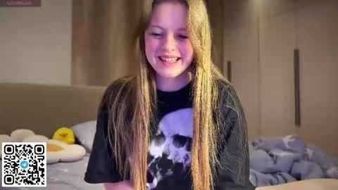 STEFI  Streams every day from 10 PM GTM1  online show from 06/02/26, 12:23