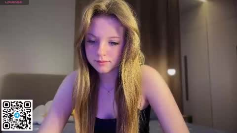 STEFI  Streams every day from 10 PM GTM1  online show from 06/08/26, 12:03
