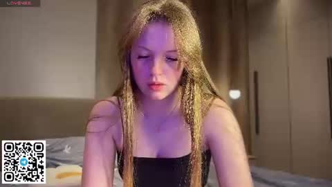 STEFI  Streams every day from 10 PM GTM1  online show from 06/17/26, 12:35