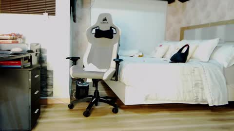 Zuly online show from 03/11/25, 03:26