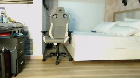 Zuly online show from 09/21/25, 03:08