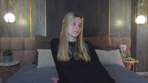 Stefie online show from 04/01/26, 07:09