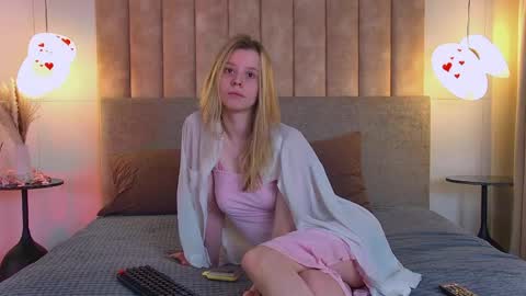 Stefie online show from 04/02/26, 05:05