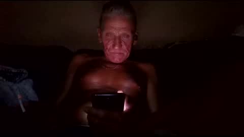 Snapshot of stefy1037 chatting on 05/13/26, 03:37 stefy1037 online show from 05/13/26, 03:37