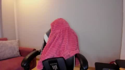 Stefany Bratz online show from 02/05/26, 02:27