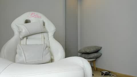 Stefany Bratz online show from 04/13/26, 03:12