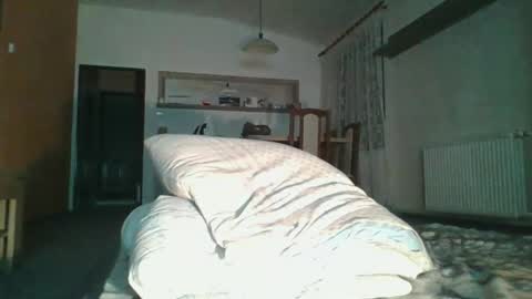 Snapshot of steki038434 chatting on 12/13/25, 07:53 steki038434 online show from 12/13/25, 07:53