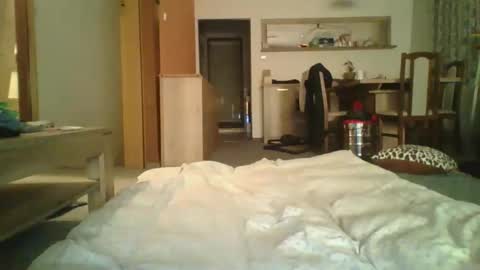 steki038434 online show from 04/18/26, 07:29