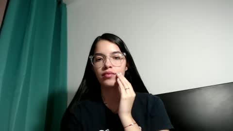 Snapshot of stella_art chatting on 01/04/25, 07:03 Stella online show from 01/04/25, 07:03