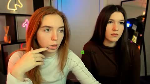 stella_flower online show from 03/15/26, 07:14