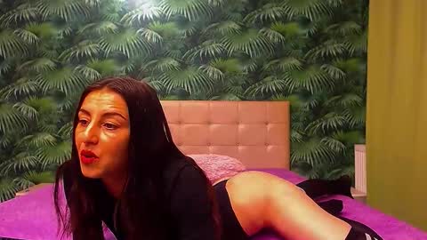 Stella John online show from 11/22/25, 05:06