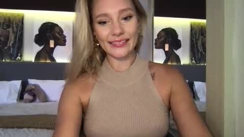 Stella online show from 10/28/25, 02:04