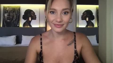 Stella online show from 11/17/25, 02:50