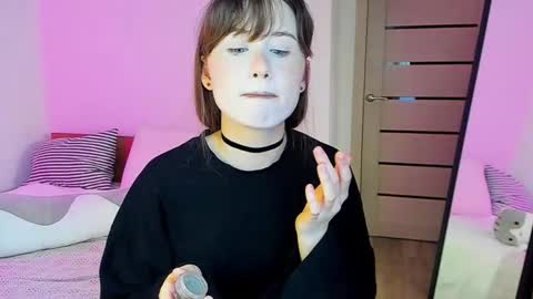 stella_sunny online show from 11/29/25, 12:24