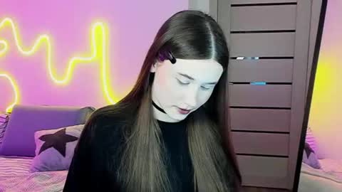 stella_sunny online show from 12/05/25, 06:48