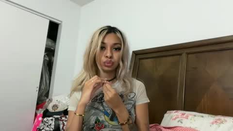 Snapshot of stellaangel chatting on 09/30/25, 01:21 stellaangel online show from 09/30/25, 01:21