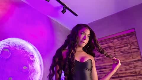 S T E L L A online show from 09/22/25, 10:45